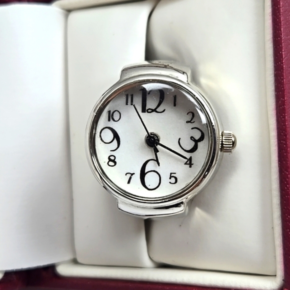Ladies Carolyn Forsman Ring Watch Silver Tone White Dial Quartz New Battery - Picture 1 of 9